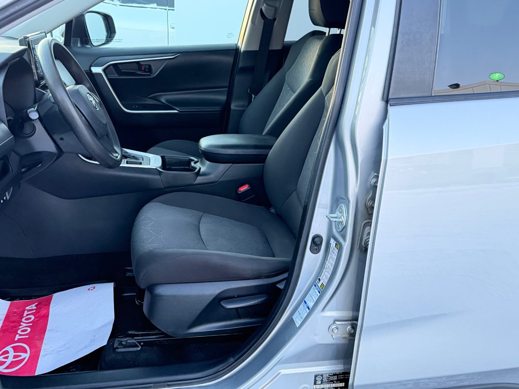 2021 Toyota RAV4 LE AWD / INSPECTÉ / RÉPARÉ / 1 SEUL PROPRIÉTAIRE in Thetford Mines, Quebec - 30 - w1024h768px