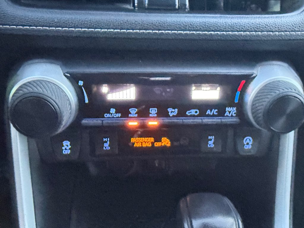 2021 Toyota RAV4 LE AWD / INSPECTÉ / RÉPARÉ / 1 SEUL PROPRIÉTAIRE in Thetford Mines, Quebec - 42 - w1024h768px
