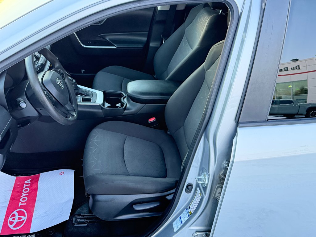 2021 Toyota RAV4 LE AWD / INSPECTÉ / RÉPARÉ / 1 SEUL PROPRIÉTAIRE in Thetford Mines, Quebec - 29 - w1024h768px