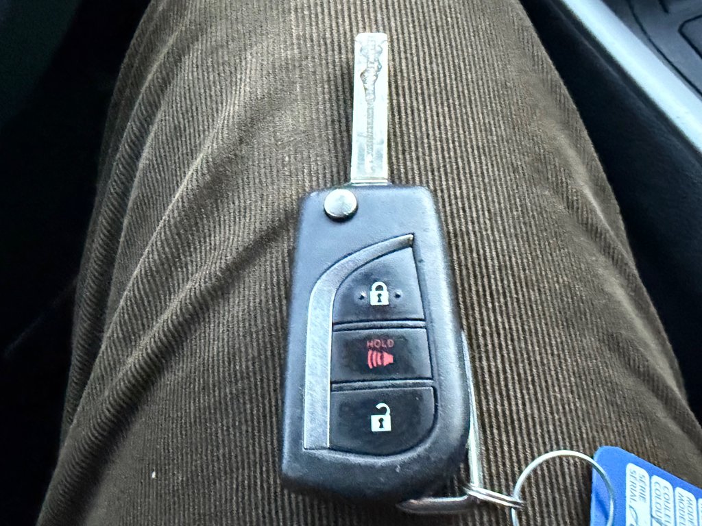 2021 Toyota RAV4 LE AWD / INSPECTÉ / RÉPARÉ / 1 SEUL PROPRIÉTAIRE in Thetford Mines, Quebec - 52 - w1024h768px