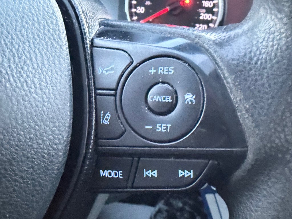 2021 Toyota RAV4 LE AWD / INSPECTÉ / RÉPARÉ / 1 SEUL PROPRIÉTAIRE in Thetford Mines, Quebec - 37 - w1024h768px