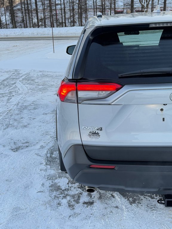 2021 Toyota RAV4 LE AWD / INSPECTÉ / RÉPARÉ / 1 SEUL PROPRIÉTAIRE in Thetford Mines, Quebec - 19 - w1024h768px