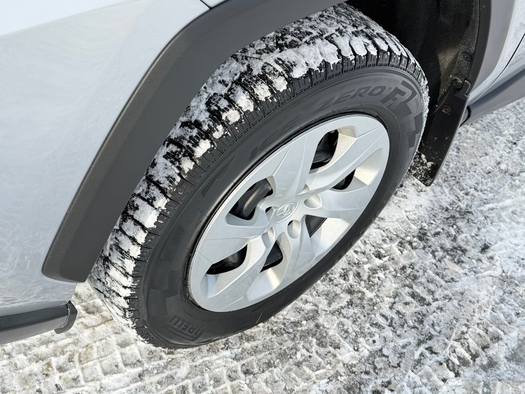 2021 Toyota RAV4 LE AWD / PRIX IMBATTABLE / HYPER FIABLE / in Thetford Mines, Quebec - 12 - w1024h768px