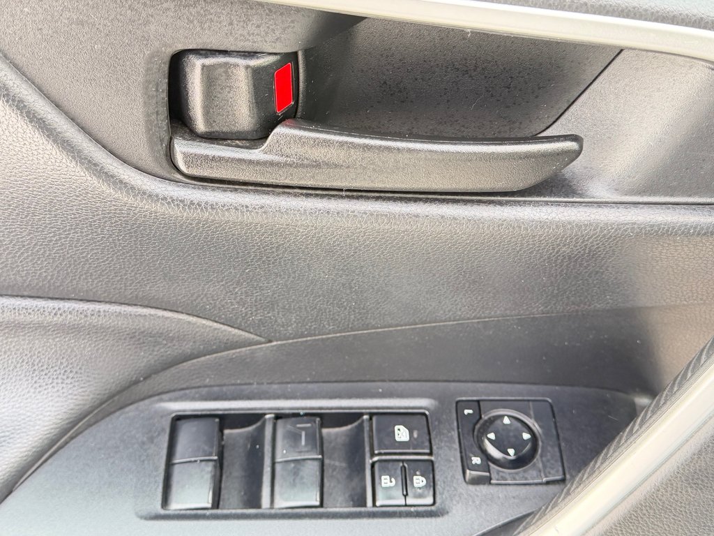 2021 Toyota RAV4 LE AWD / PRIX IMBATTABLE / HYPER FIABLE / in Thetford Mines, Quebec - 25 - w1024h768px