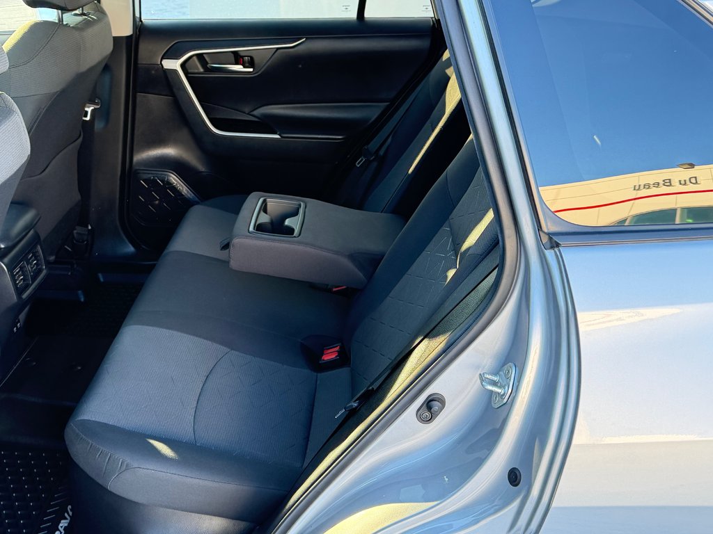 Toyota RAV4 HYBRIDE XLE AWD / LE MOINS CHER AU QUÉBEC !!! / 2021 à Thetford Mines, Québec - 58 - w1024h768px