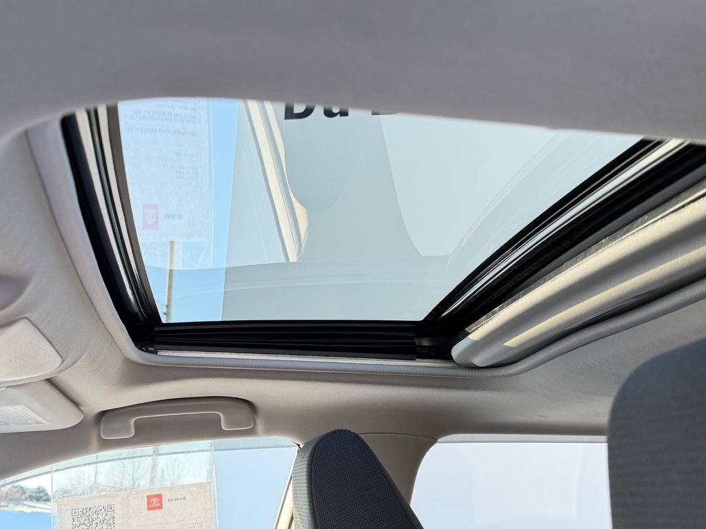 Toyota RAV4 HYBRIDE XLE AWD / LE MOINS CHER AU QUÉBEC !!! / 2021 à Thetford Mines, Québec - 57 - w1024h768px