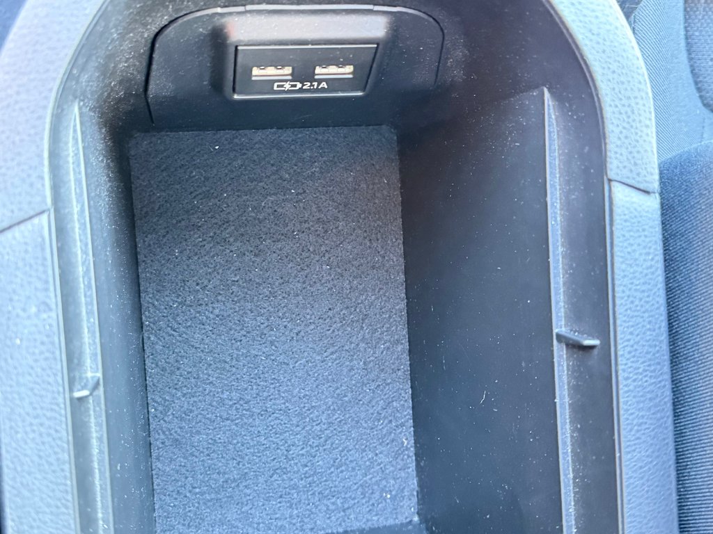 Toyota RAV4 HYBRIDE XLE AWD / LE MOINS CHER AU QUÉBEC !!! / 2021 à Thetford Mines, Québec - 53 - w1024h768px