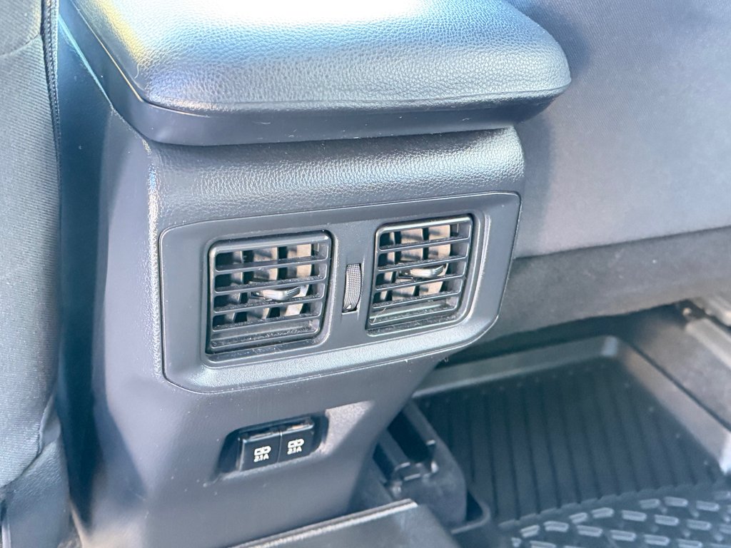 Toyota RAV4 HYBRIDE XLE AWD / LE MOINS CHER AU QUÉBEC !!! / 2021 à Thetford Mines, Québec - 60 - w1024h768px