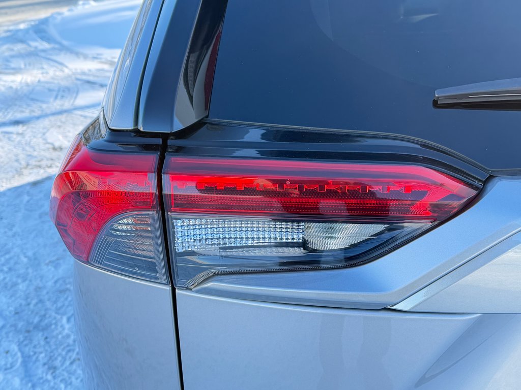 Toyota RAV4 HYBRIDE XLE AWD / LE MOINS CHER AU QUÉBEC !!! / 2021 à Thetford Mines, Québec - 25 - w1024h768px