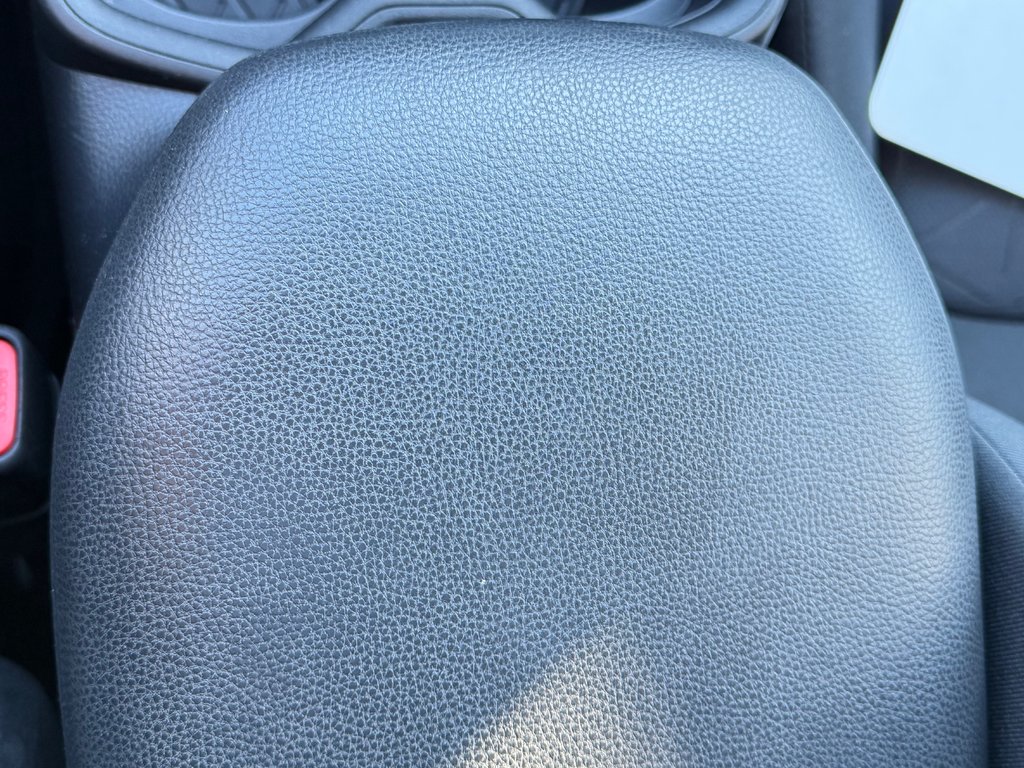 Toyota RAV4 HYBRIDE XLE AWD / LE MOINS CHER AU QUÉBEC !!! / 2021 à Thetford Mines, Québec - 52 - w1024h768px