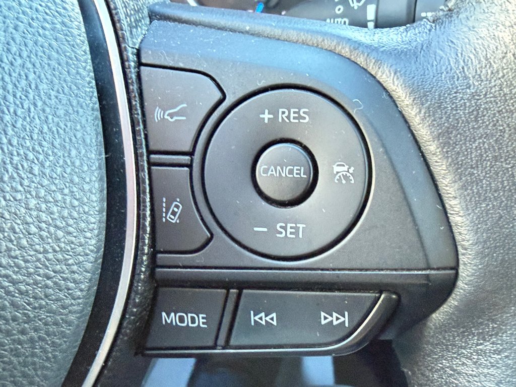 Toyota RAV4 HYBRIDE XLE AWD / LE MOINS CHER AU QUÉBEC !!! / 2021 à Thetford Mines, Québec - 41 - w1024h768px