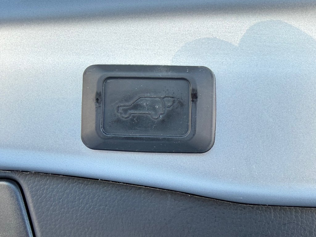 Toyota RAV4 HYBRIDE XLE AWD / LE MOINS CHER AU QUÉBEC !!! / 2021 à Thetford Mines, Québec - 65 - w1024h768px