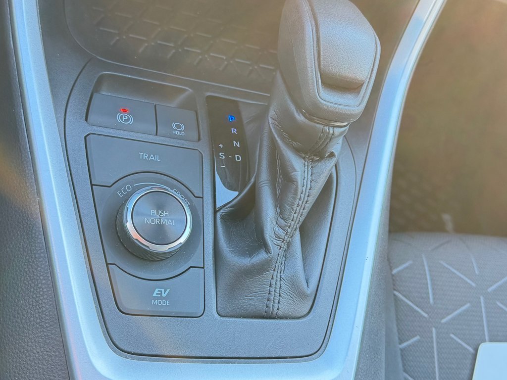 Toyota RAV4 HYBRIDE XLE AWD / LE MOINS CHER AU QUÉBEC !!! / 2021 à Thetford Mines, Québec - 49 - w1024h768px