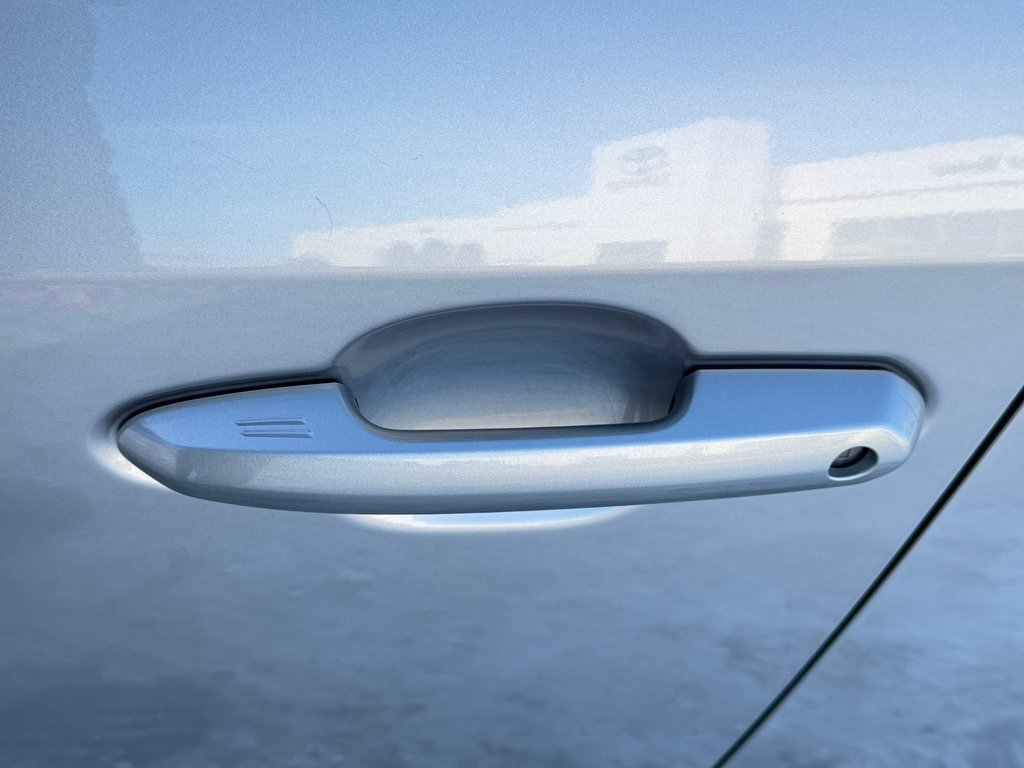 Toyota RAV4 XLE AWD / BAS KILOS / ENTRETENU AVEC SOINS / 2021 à Thetford Mines, Québec - 22 - w1024h768px