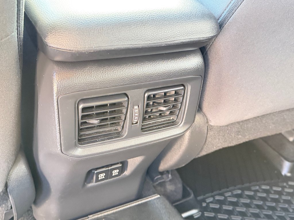 Toyota RAV4 XLE AWD / BAS KILOS / ENTRETENU AVEC SOINS / 2021 à Thetford Mines, Québec - 57 - w1024h768px