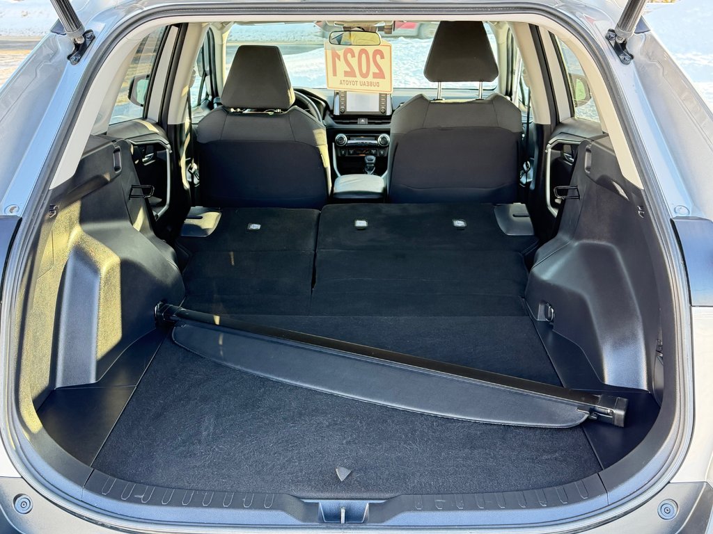 Toyota RAV4 XLE AWD / BAS KILOS / ENTRETENU AVEC SOINS / 2021 à Thetford Mines, Québec - 59 - w1024h768px