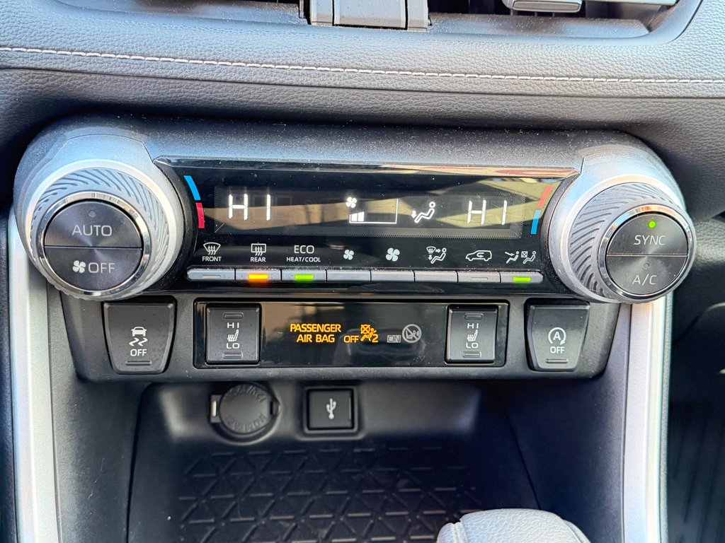 Toyota RAV4 XLE AWD / BAS KILOS / ENTRETENU AVEC SOINS / 2021 à Thetford Mines, Québec - 45 - w1024h768px