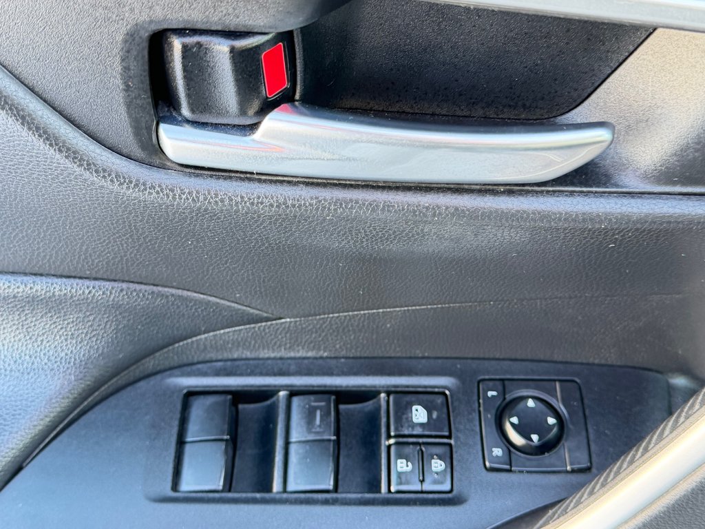 Toyota RAV4 XLE AWD / BAS KILOS / ENTRETENU AVEC SOINS / 2021 à Thetford Mines, Québec - 30 - w1024h768px