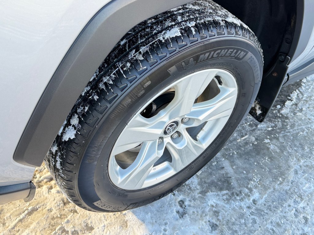 Toyota RAV4 XLE AWD / BAS KILOS / ENTRETENU AVEC SOINS / 2021 à Thetford Mines, Québec - 15 - w1024h768px