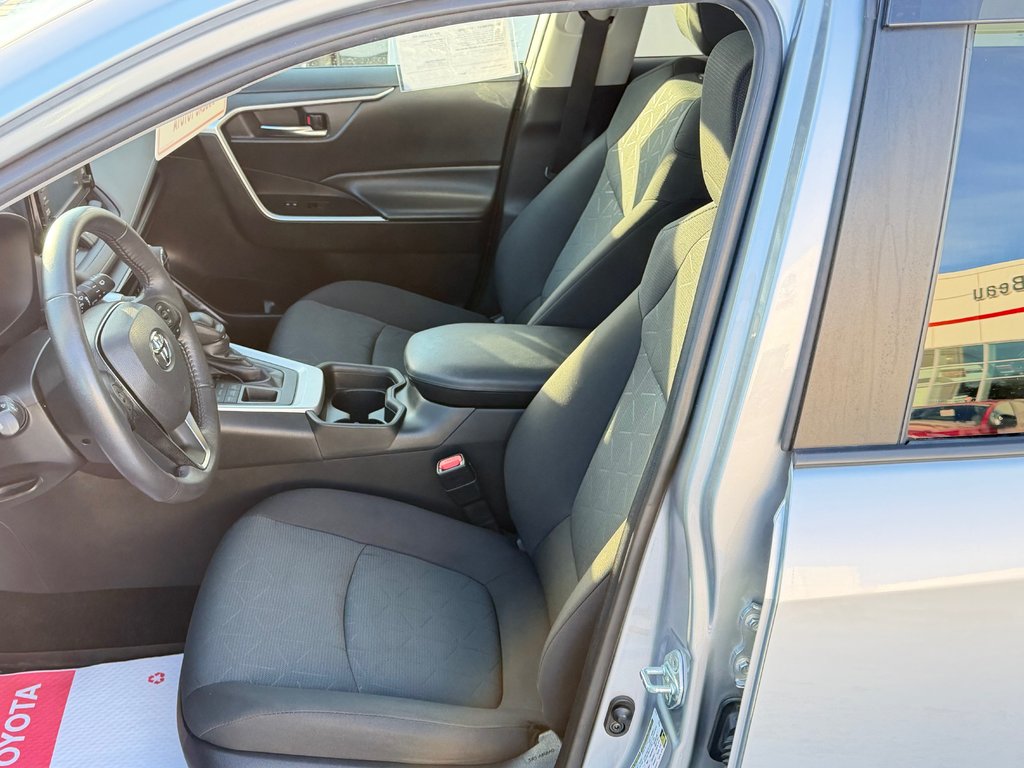 Toyota RAV4 XLE AWD / BAS KILOS / ENTRETENU AVEC SOINS / 2021 à Thetford Mines, Québec - 31 - w1024h768px