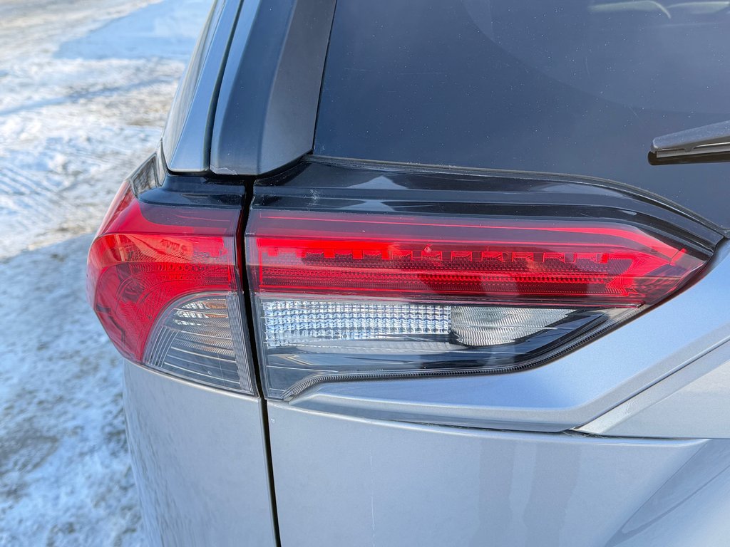 Toyota RAV4 XLE AWD / BAS KILOS / ENTRETENU AVEC SOINS / 2021 à Thetford Mines, Québec - 25 - w1024h768px