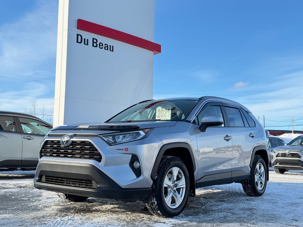Toyota RAV4 XLE AWD / BAS KILOS / ENTRETENU AVEC SOINS / 2021 à Thetford Mines, Québec - 1 - w1024h768px