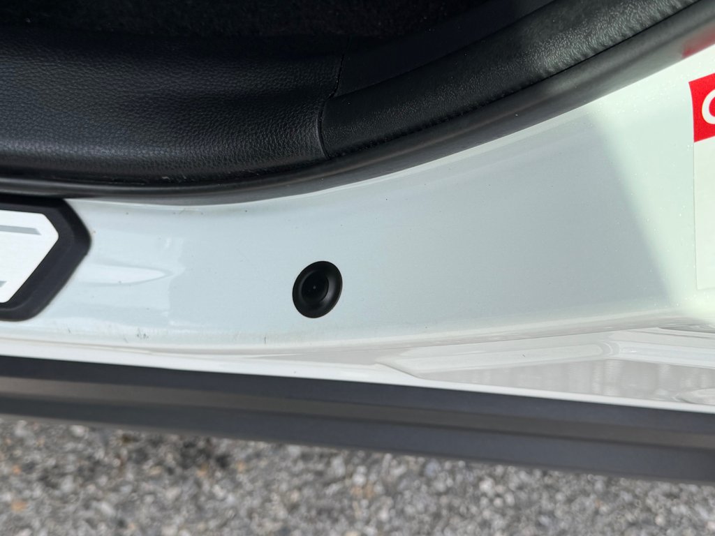 2021 Toyota RAV4 HYBRIDE LIMITED / LA TOTALE !! / AUBAINE !!! / in Thetford Mines, Quebec - 38 - w1024h768px