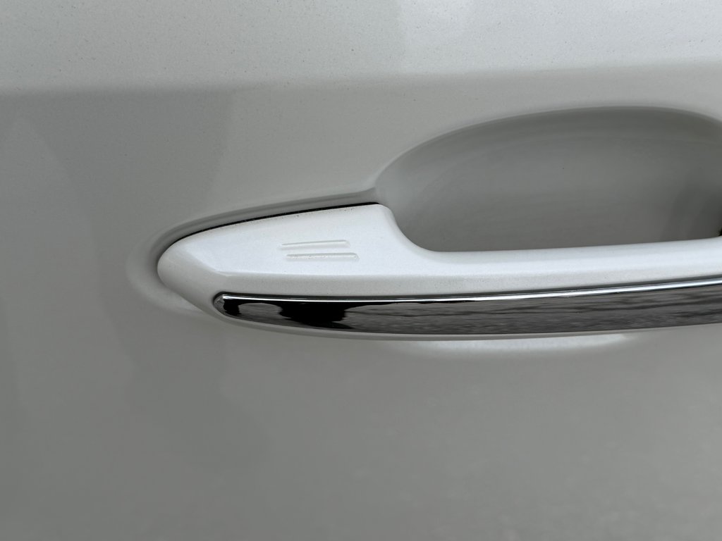 2021 Toyota RAV4 HYBRIDE LIMITED / LA TOTALE !! / AUBAINE !!! / in Thetford Mines, Quebec - 23 - w1024h768px