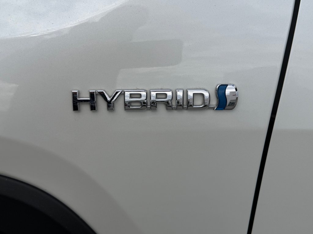 2021 Toyota RAV4 HYBRIDE LIMITED / LA TOTALE !! / AUBAINE !!! / in Thetford Mines, Quebec - 18 - w1024h768px