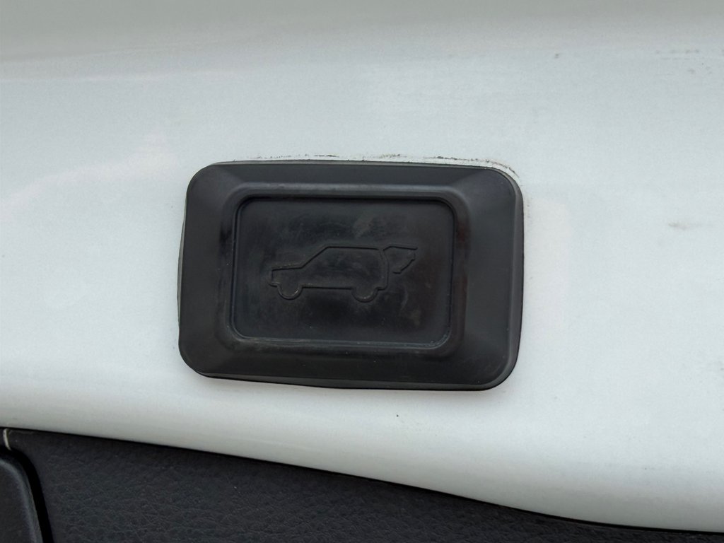 2021 Toyota RAV4 HYBRIDE LIMITED / LA TOTALE !! / AUBAINE !!! / in Thetford Mines, Quebec - 80 - w1024h768px