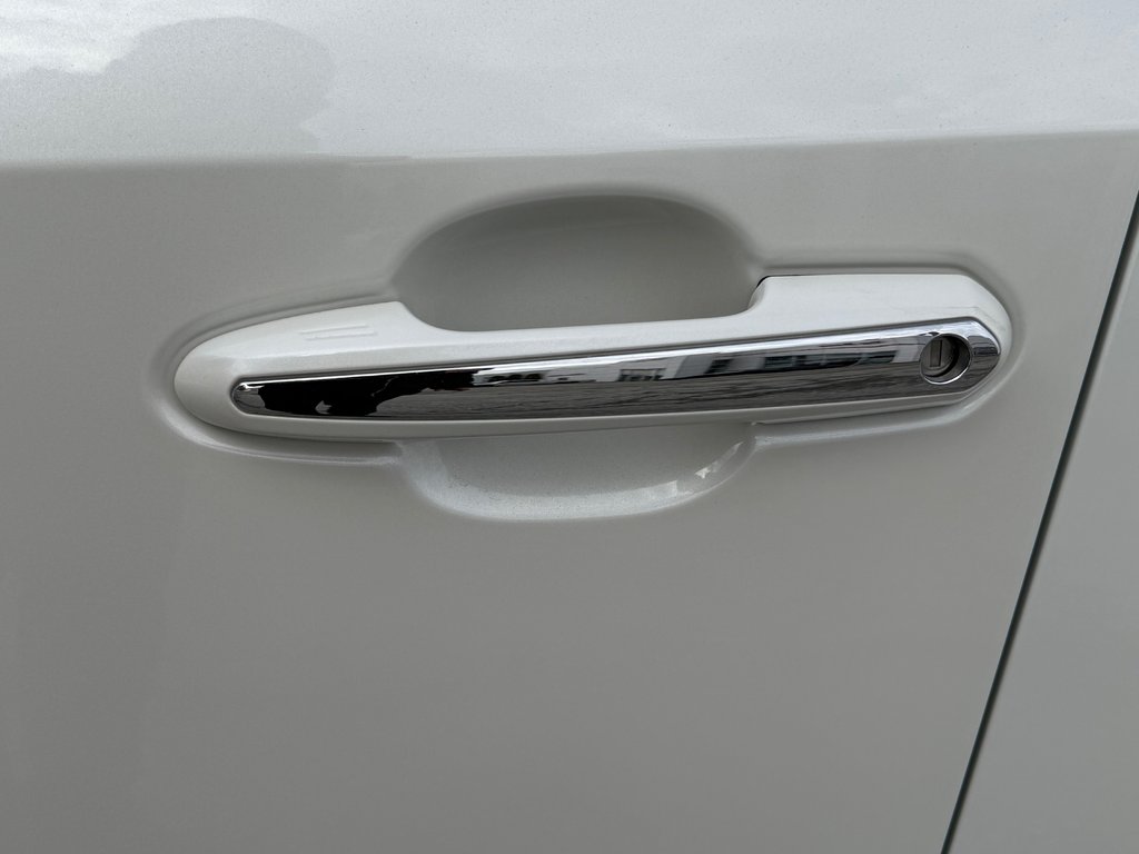 2021 Toyota RAV4 HYBRIDE LIMITED / LA TOTALE !! / AUBAINE !!! / in Thetford Mines, Quebec - 24 - w1024h768px