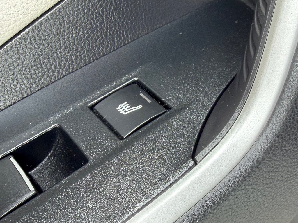 2021 Toyota RAV4 HYBRIDE LIMITED / LA TOTALE !! / AUBAINE !!! / in Thetford Mines, Quebec - 73 - w1024h768px