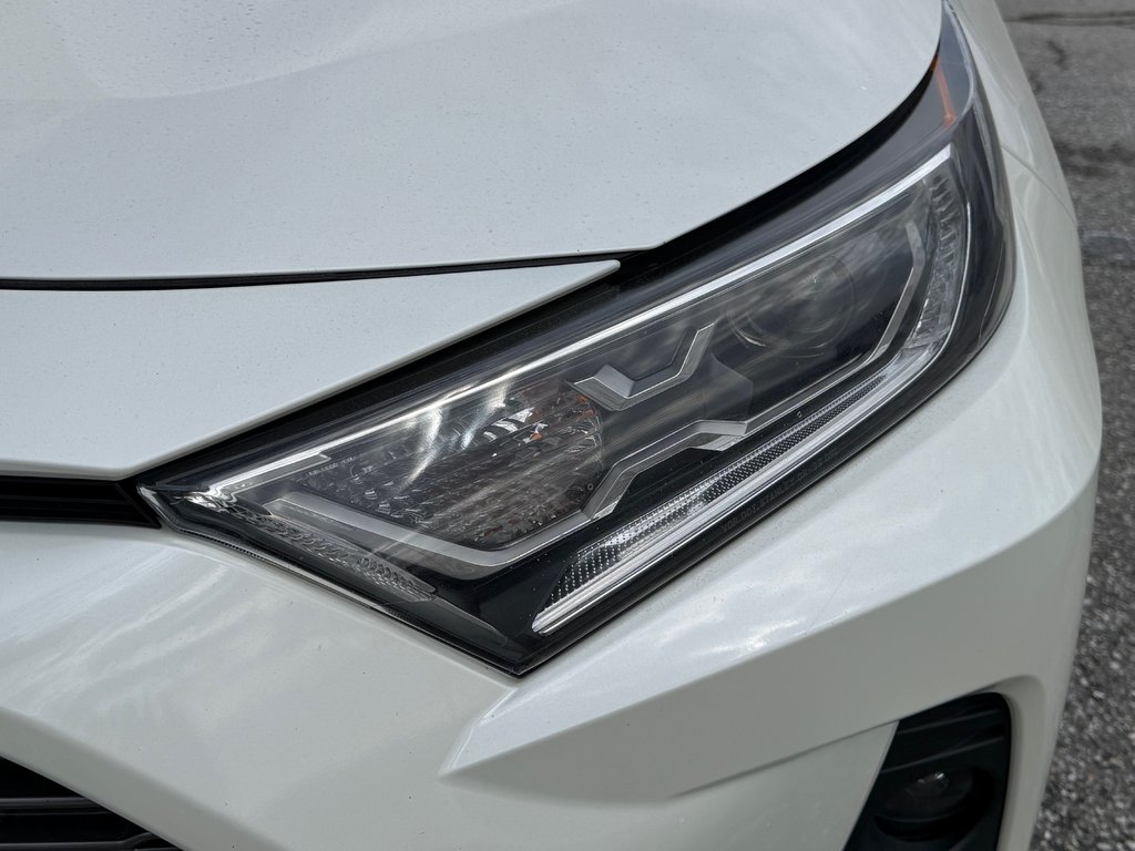 2021 Toyota RAV4 HYBRIDE LIMITED / LA TOTALE !! / AUBAINE !!! / in Thetford Mines, Quebec - 10 - w1024h768px