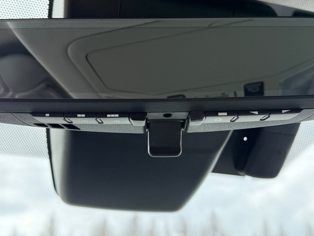 2021 Toyota RAV4 HYBRIDE LIMITED / LA TOTALE !! / AUBAINE !!! / in Thetford Mines, Quebec - 65 - w1024h768px