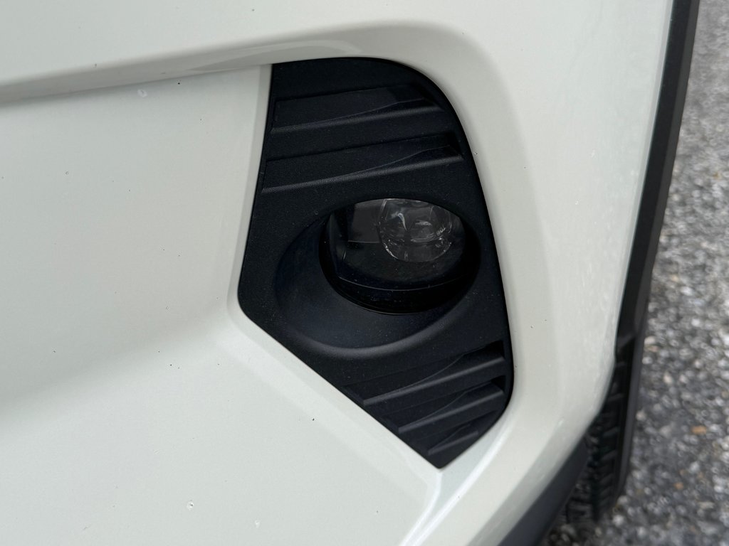 2021 Toyota RAV4 HYBRIDE LIMITED / LA TOTALE !! / AUBAINE !!! / in Thetford Mines, Quebec - 11 - w1024h768px