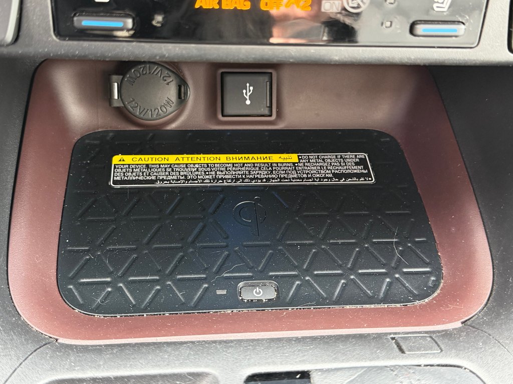 2021 Toyota RAV4 HYBRIDE LIMITED / LA TOTALE !! / AUBAINE !!! / in Thetford Mines, Quebec - 57 - w1024h768px