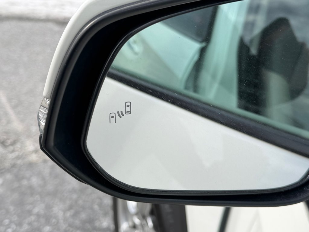 2021 Toyota RAV4 HYBRIDE LIMITED / LA TOTALE !! / AUBAINE !!! / in Thetford Mines, Quebec - 34 - w1024h768px