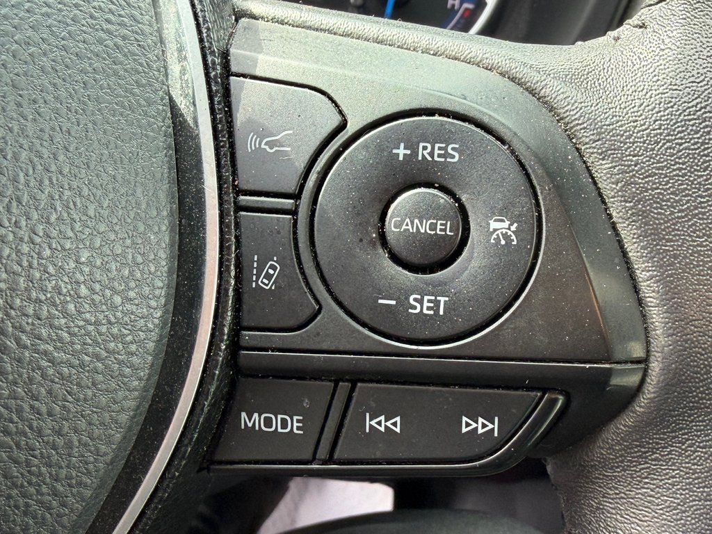 2021 Toyota RAV4 HYBRIDE LIMITED / LA TOTALE !! / AUBAINE !!! / in Thetford Mines, Quebec - 47 - w1024h768px