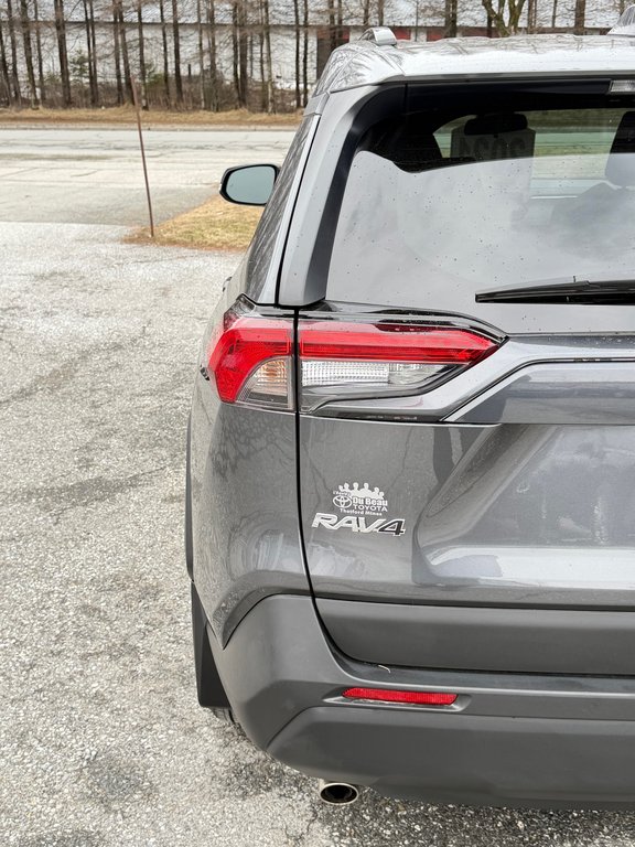 2021 Toyota RAV4 LE AWD / MEILLEUR VUS SUR LE MARCHÉ / in Thetford Mines, Quebec - 20 - w1024h768px