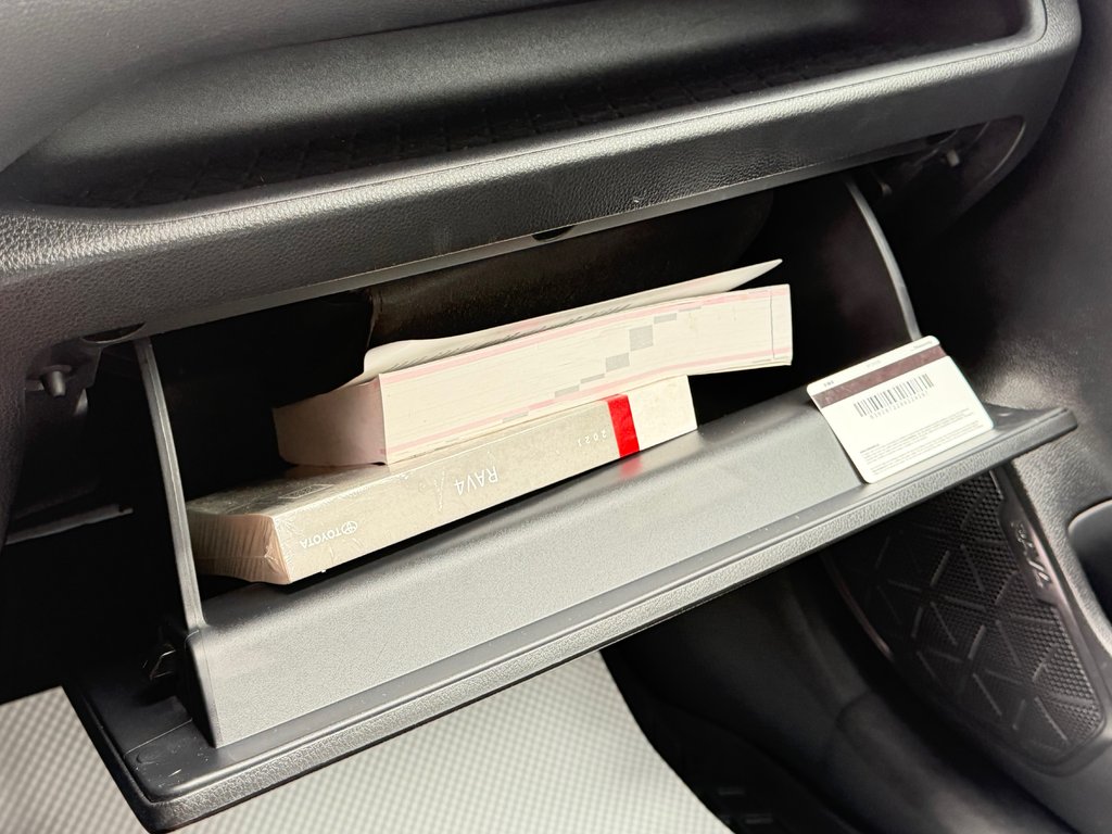 2021 Toyota RAV4 LE AWD / MEILLEUR VUS SUR LE MARCHÉ / in Thetford Mines, Quebec - 46 - w1024h768px