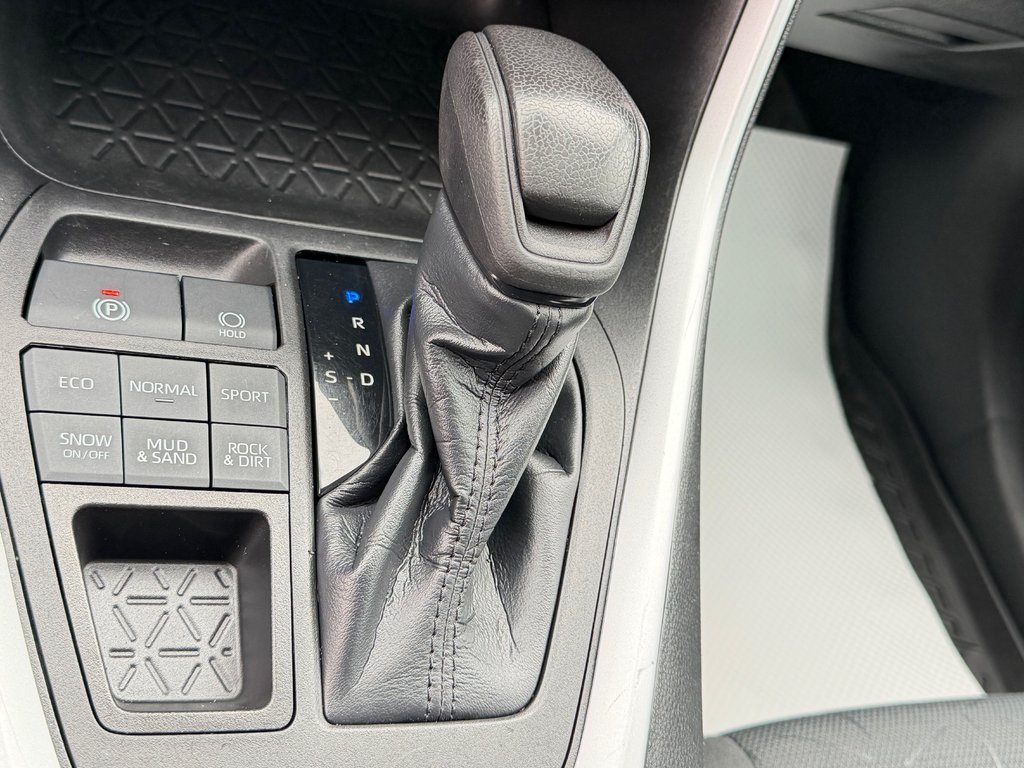 2021 Toyota RAV4 LE AWD / MEILLEUR VUS SUR LE MARCHÉ / in Thetford Mines, Quebec - 42 - w1024h768px