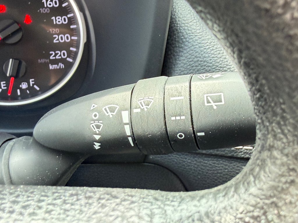 2021 Toyota RAV4 LE AWD / DEMARREUR DISTANCE / CARFAX 3,232$ / in Thetford Mines, Quebec - 34 - w1024h768px