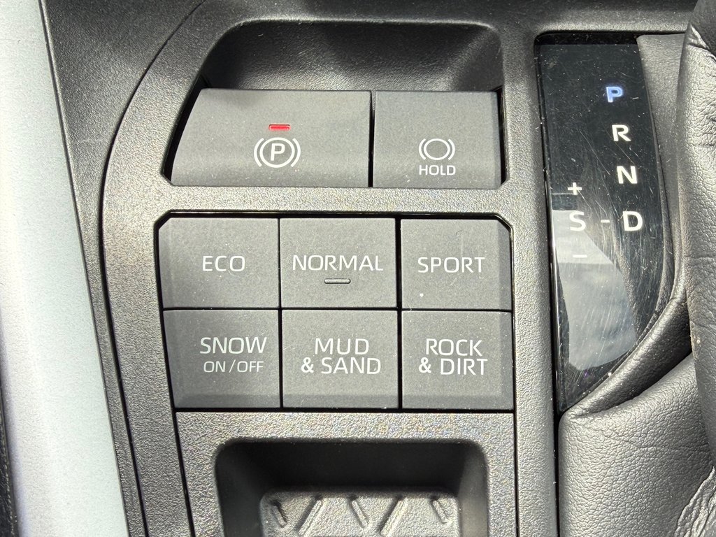 2021 Toyota RAV4 LE AWD / DEMARREUR DISTANCE / CARFAX 3,232$ / in Thetford Mines, Quebec - 40 - w1024h768px