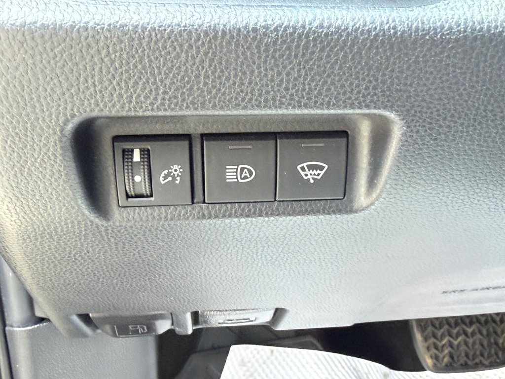 2021 Toyota RAV4 LE AWD / DEMARREUR DISTANCE / CARFAX 3,232$ / in Thetford Mines, Quebec - 30 - w1024h768px
