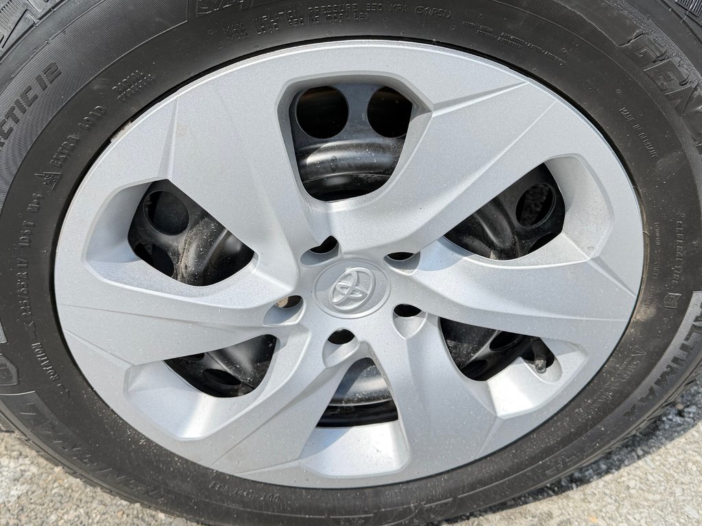 2021 Toyota RAV4 LE AWD / DEMARREUR DISTANCE / CARFAX 3,232$ / in Thetford Mines, Quebec - 14 - w1024h768px