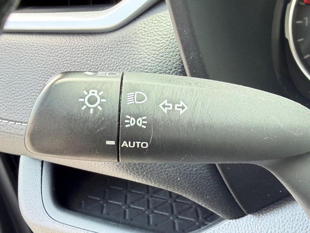 2021 Toyota RAV4 LE AWD / DEMARREUR DISTANCE / CARFAX 3,232$ / in Thetford Mines, Quebec - 32 - w1024h768px