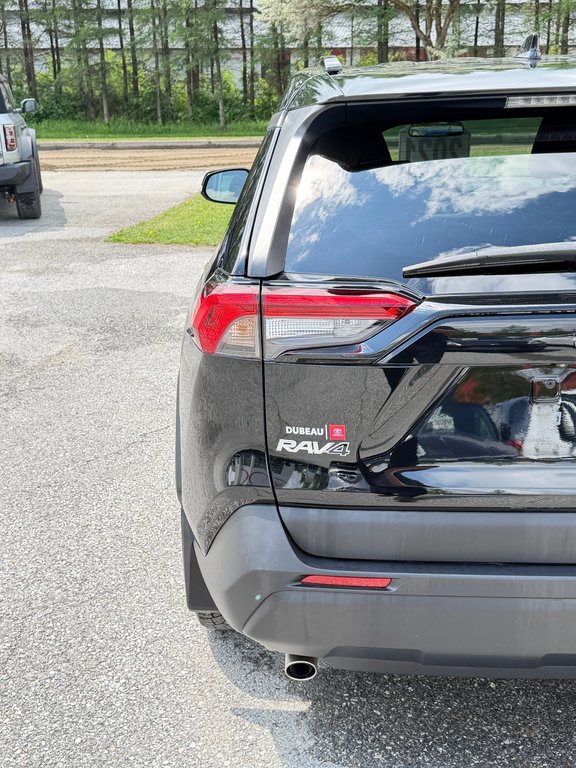 2021 Toyota RAV4 LE AWD / DEMARREUR DISTANCE / CARFAX 3,232$ / in Thetford Mines, Quebec - 19 - w1024h768px