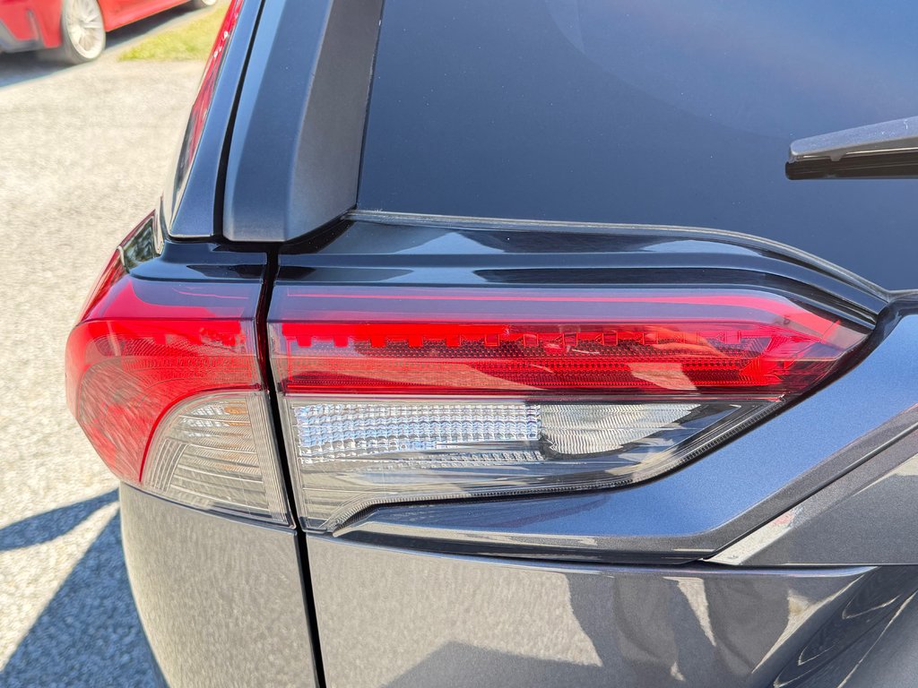 Toyota RAV4 HYBRIDE LE AWD / SUPER PRIX !!! / 2021 à Thetford Mines, Québec - 23 - w1024h768px