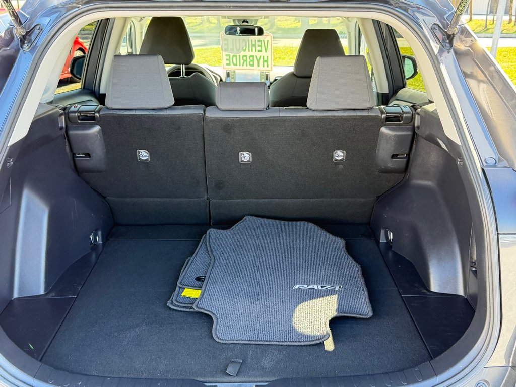 Toyota RAV4 HYBRIDE LE AWD / SUPER PRIX !!! / 2021 à Thetford Mines, Québec - 55 - w1024h768px