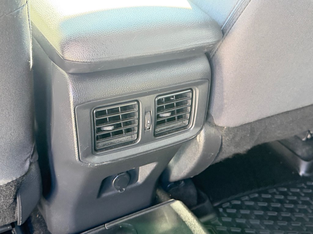Toyota RAV4 HYBRIDE LE AWD / SUPER PRIX !!! / 2021 à Thetford Mines, Québec - 54 - w1024h768px
